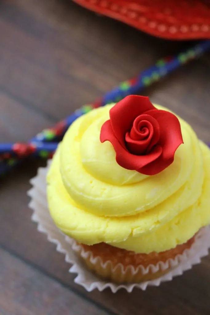 If you're looking for Beauty & The Beast party ideas, why not give these beautiful and easy Belle cupcakes a try. Don't you just love 'em? What a fun food idea!