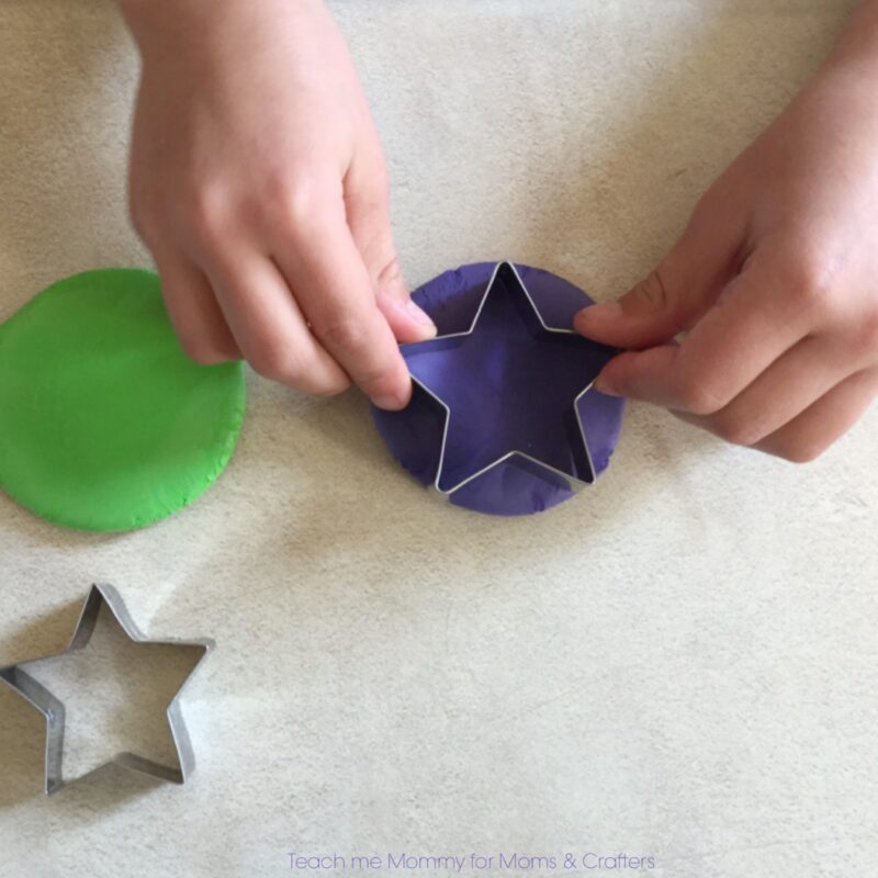 Make these adorable friendship necklaces using air dry clay! What a fun and easy jewelry making craft for tweens and teens - perfect for sleepovers!