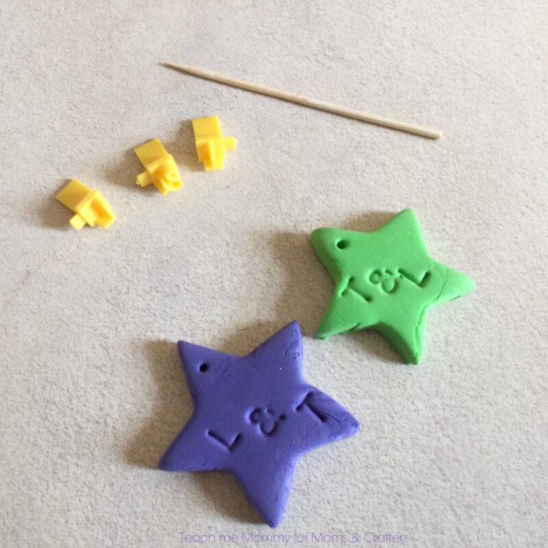 Make these adorable friendship necklaces using air dry clay! What a fun and easy jewelry making craft for tweens and teens - perfect for sleepovers!