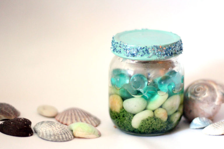 Beach-in-a-jar Seashell Keepsake Craft