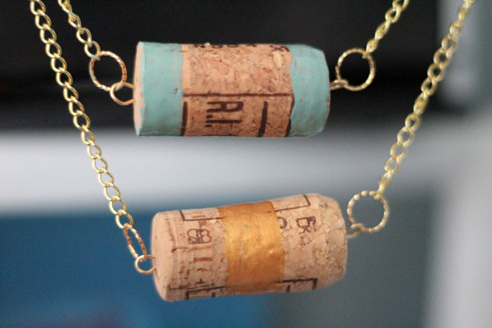 I'm always looking for ways to recycle wine corks and this DIY cork necklace craft is so easy and pretty! It's a beginner jewelry making craft, cheap, and great for teens too!