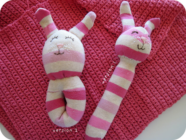 Why buy if you can DIY? These 14 DIY baby toys make perfect gifts for the new mom or baby! From rattles, to mobiles, and more, these are all easy crafts - you don't need crazy skills to make them!