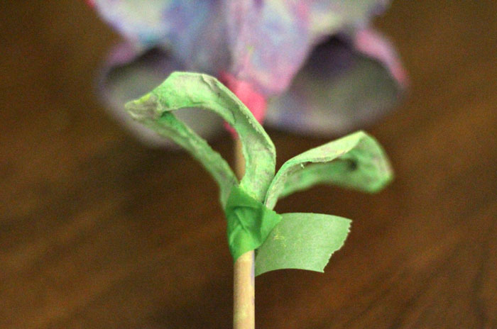 I made these beautiful egg carton flowers as a collaborative craft with my toddler! He had so much fun and is so proud of them! If you're looking for a pretty flower kids craft made fro upcycled materials, this is definitely one to try!