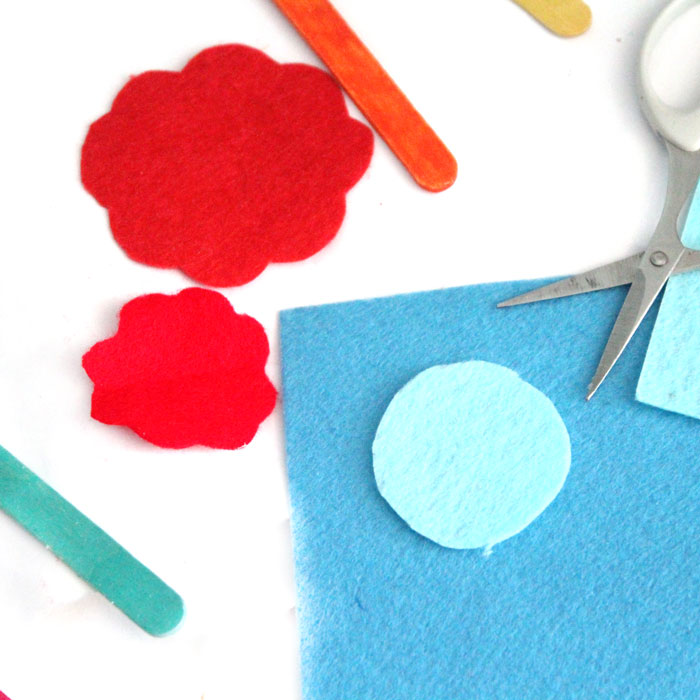 The easiest DIY fine motor toy to make for toddlers and preschoolers! I love these color-matching flowers - a great activity for my toddler to learn and practice colors and fine motor skills at the same time.