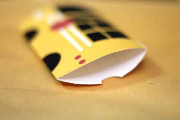 School Bus Treat Boxes - a free printable! * Moms and Crafters