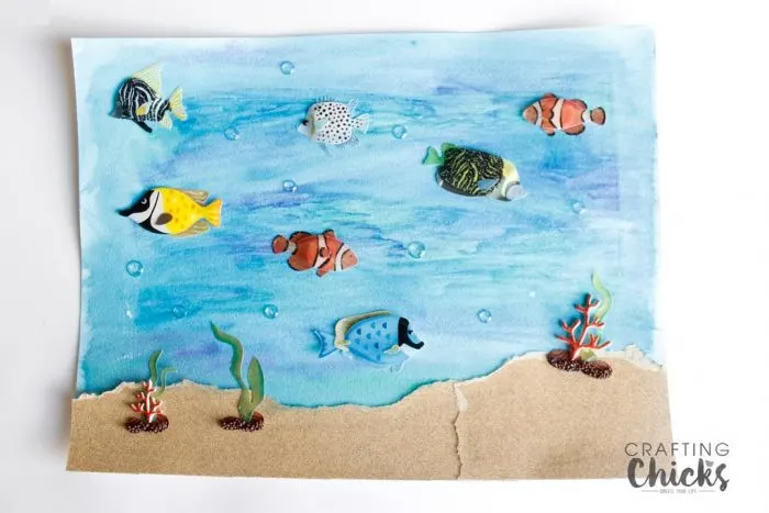 16 ocean crafts all in a sea and beach theme! I love these summer craft ideas and DIY. You'll find something for everyone - toddlers, kids, adults... even some adult coloring pages!