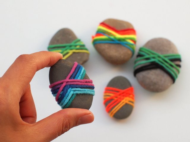 Rocks are probably the cheapest (I mean free-est) craft supply out there, because that's totally what they are - craft ready! These 16 things to make with rocks will keep you busy on a budget! These are great nature crafts for kids, teens and adults and are easy to make DIY ideas!