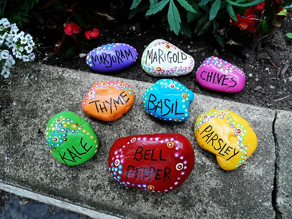 Rocks are probably the cheapest (I mean free-est) craft supply out there, because that's totally what they are - craft ready! These 16 things to make with rocks will keep you busy on a budget! These are great nature crafts for kids, teens and adults and are easy to make DIY ideas!