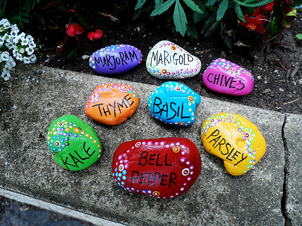 https://www.momsandcrafters.com/wp-content/uploads/2016/07/rock-garden-markers2-crafts-by-amanda.jpg.webp