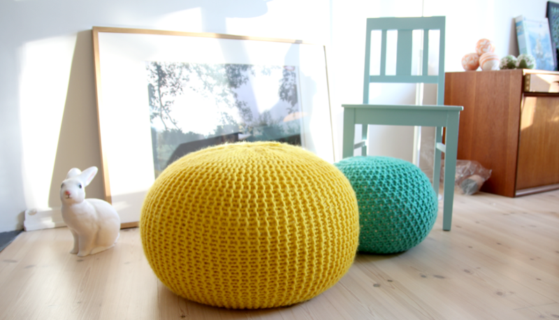 Do you think that knitting has passed its prime? Not true!! These 18 knitting projects for teens and tweens will prove that knitting IS cool! These knit crafts include home decor, accessories, and more!