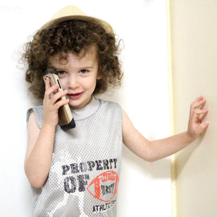Some of the best parenting tips for teaching children phone etiquette - boyh rules for phone manners and tips for how to teach it! This is SO important when giving kids their first cellphones and the new school year is a great time to do this!