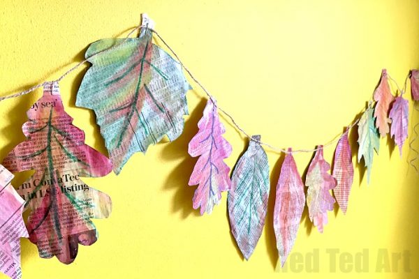 These beautiful garland crafts are easy to make too! It's full of fun garland ideas for autumn and year round.