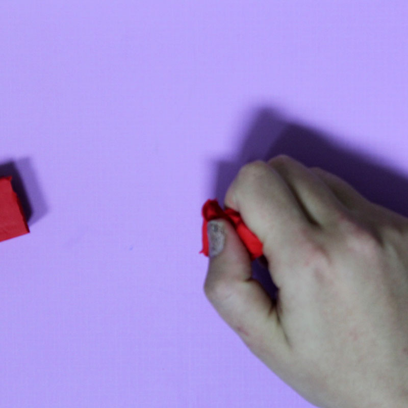 Make these fun DIY alphabet magnets using clay - love this DIY gift idea for young children! IT's a great way to teach the abc's and perfect for preschoolers. The glossy finish makes it look great.