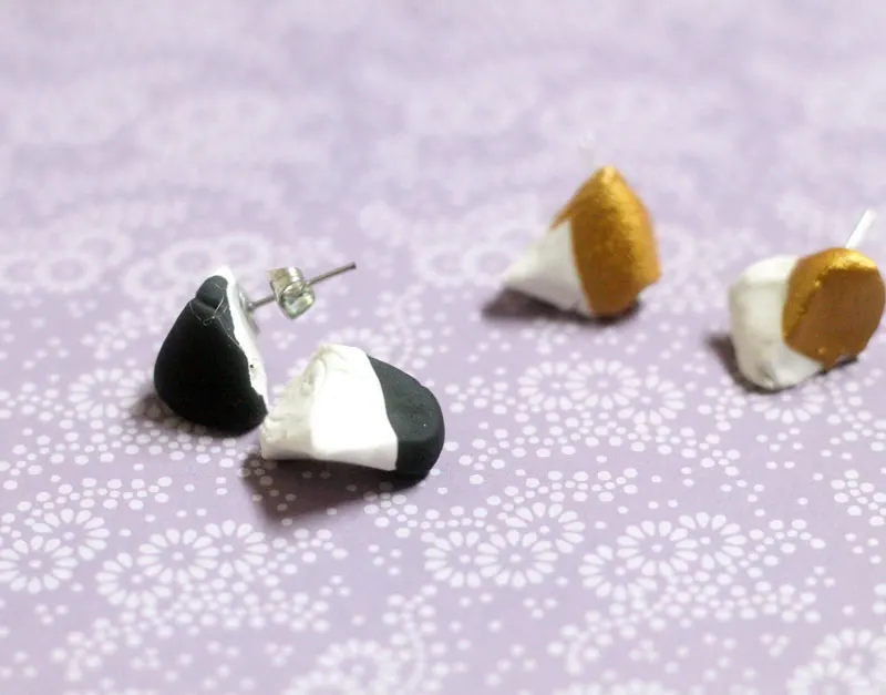 Make these beautiful DIY dipped geometric earrings from clay! They areso lightweight and the color block design can be made in any color to match any outfit.