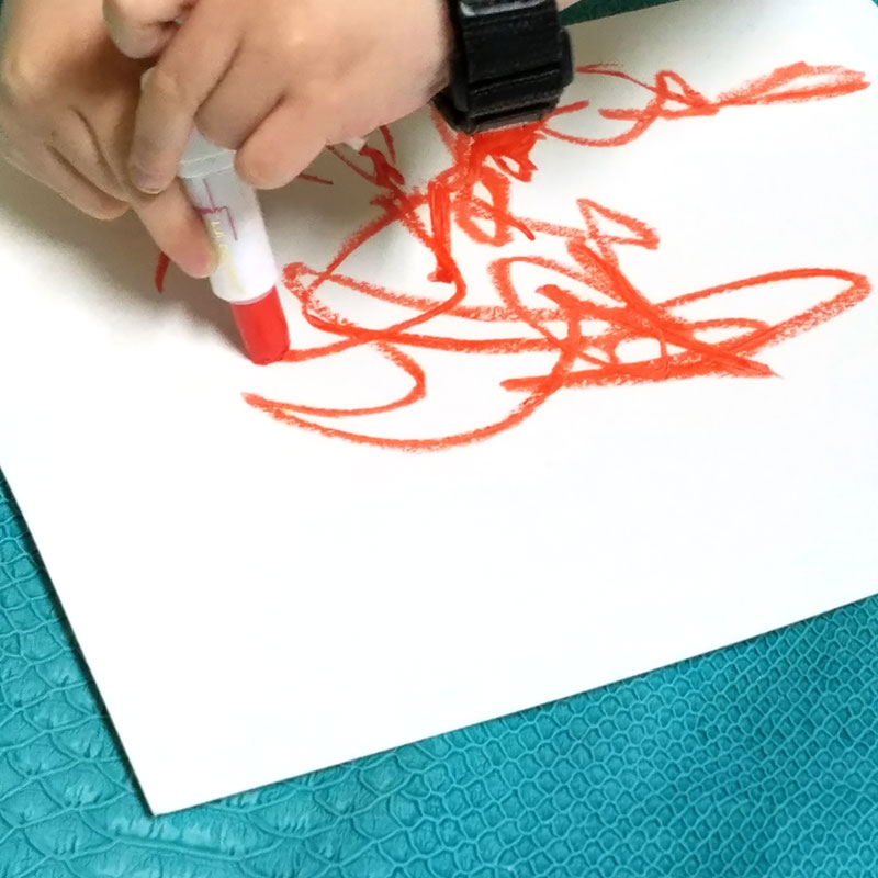 Whaat? Coloring with lipstick?! But it's really fun... This lipstick resist process art activity is fun for preschool and toddlers, or even bigger kids. Might seem like a fun art project for girls but I actually did it with my boy and he loved it. 