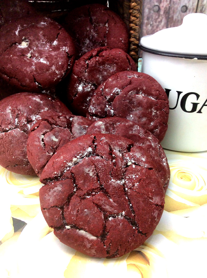 These delicious red velvet cookies are totally a comfort food! Try out this easy dessert recipe to serve with a side of vanilla ice cream, or to dip into your coffee