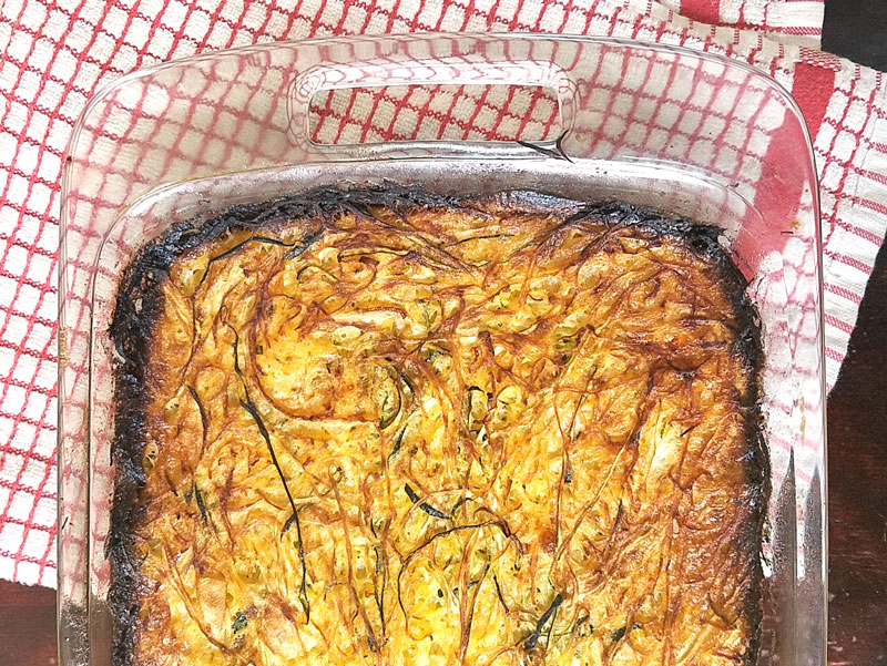 Mmmm... make this delicious spaghetti squash kugel recipe as an alternative to potato kugel. This delicious vegetable casserole is a great side dish or one-pan dinner idea. An easy, protein-rich dinner recipe for busy moms - win-win indeed!