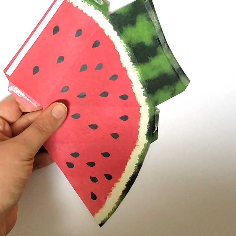 These paper craft templates are simply adorable! I love this beautiful watemelon paper craft - it's a free printable perfect for pretend play, summer party or picnic decor, table props, or anything really! These fruit printables have a realistic watercolor touch to them.