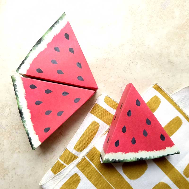 These paper craft templates are simply adorable! I love this beautiful watemelon paper craft - it's a free printable perfect for pretend play, summer party or picnic decor, table props, or anything really! These fruit printables have a realistic watercolor touch to them.