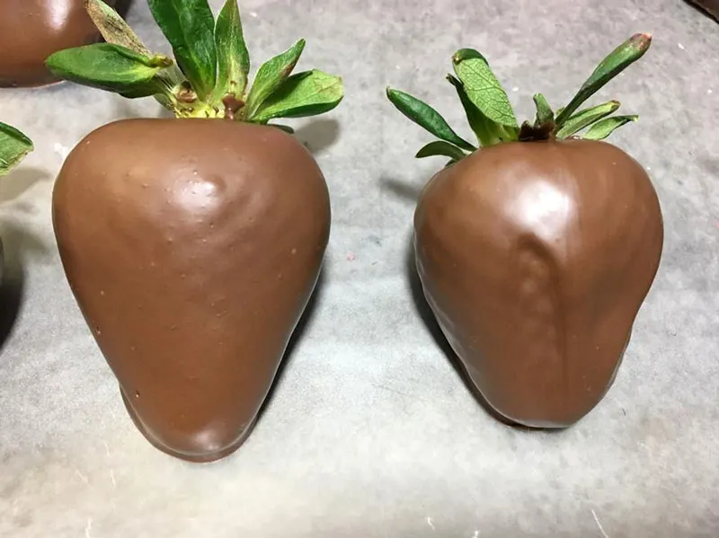 These chocolate covered strawberries are the perfect Mickey Mouse food for your Disney themed party! These Mickey Mouse inspired snacks are easy to make and fun for cooking with kids, or for your mickey themed birthday party!