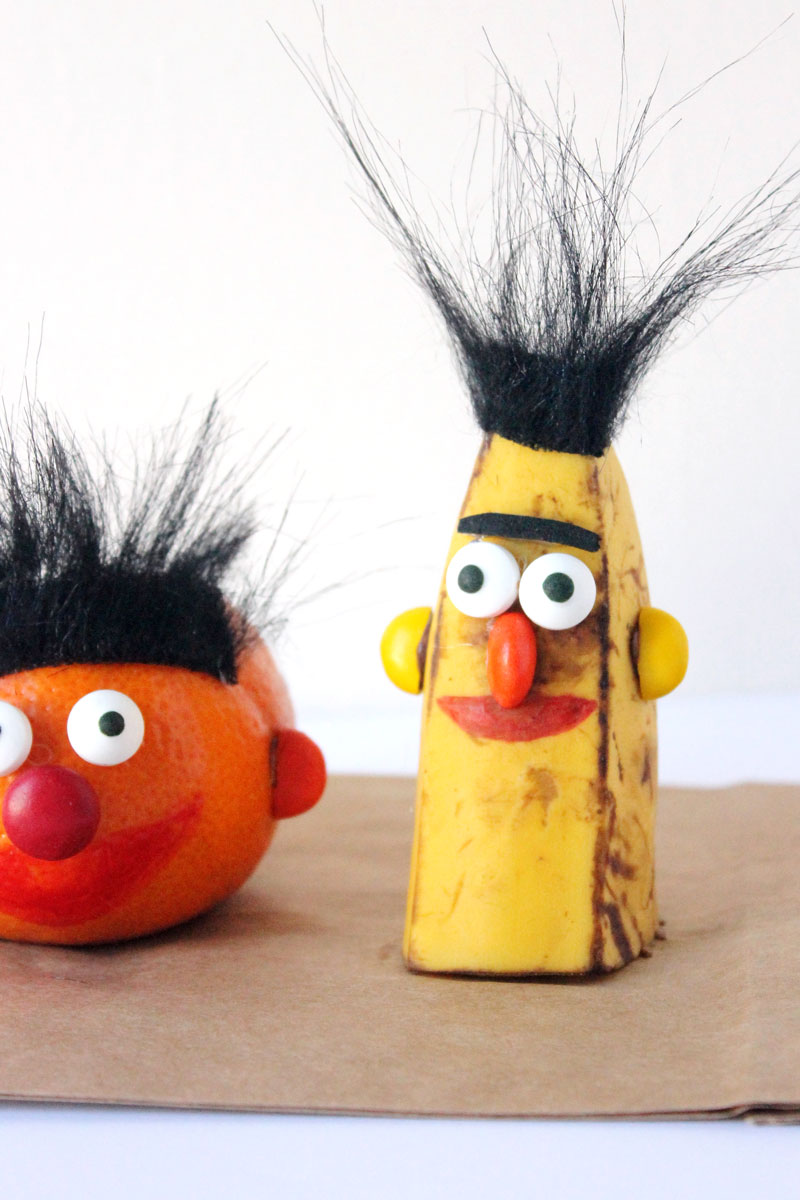 Make adorable Ernie and Bert snacks - perfect snack idea for picky kids who also happen to love Sesame Street! Great idea for a birthday party or for healthy school lunches.