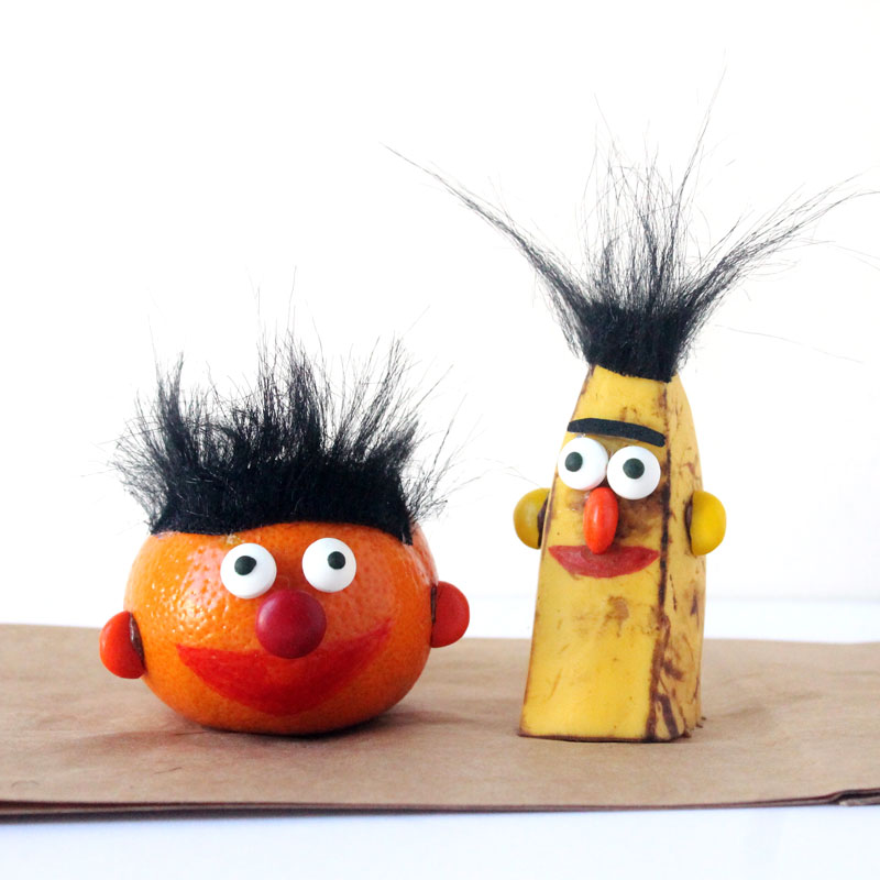 Make adorable Ernie and Bert snacks - perfect snack idea for picky kids who also happen to love Sesame Street! Great idea for a birthday party or for healthy school lunches.