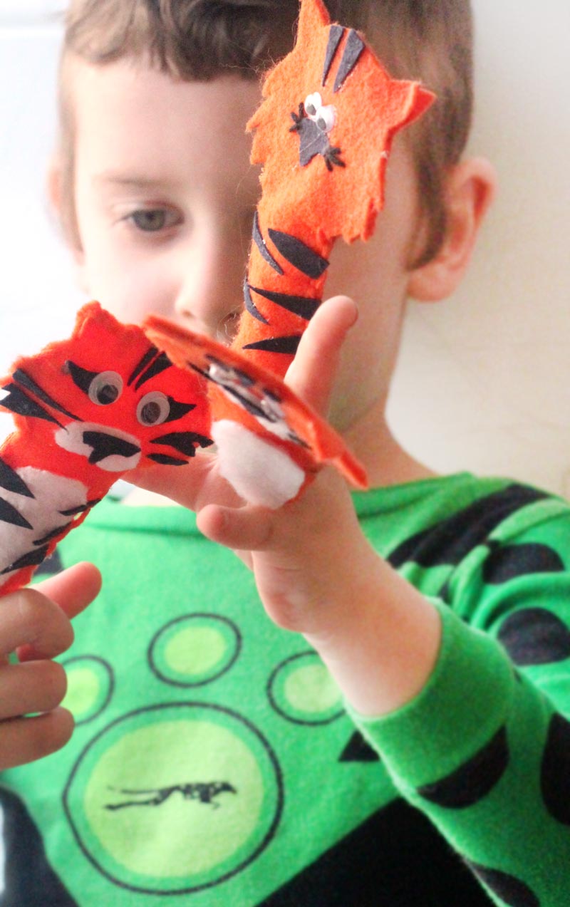 Make this adorable streak of tiger finger puppets - a fun tiger craft celebrating the collective noun. This DIY toy is quite easy to make and perfect for using up felt scraps. You'll get a free pattern so you don't need to worry about being artsy, and from there you can get creative and make your own variation!