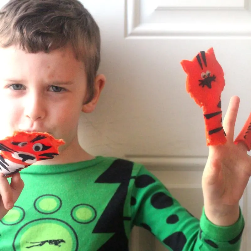Make this adorable streak of tiger finger puppets - a fun tiger craft celebrating the collective noun. This DIY toy is quite easy to make and perfect for using up felt scraps. You'll get a free pattern so you don't need to worry about being artsy, and from there you can get creative and make your own variation!