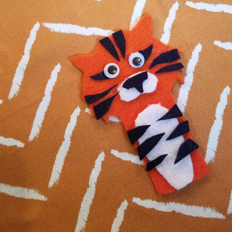 Tiger Finger Puppets an easy DIY toy (free template included)