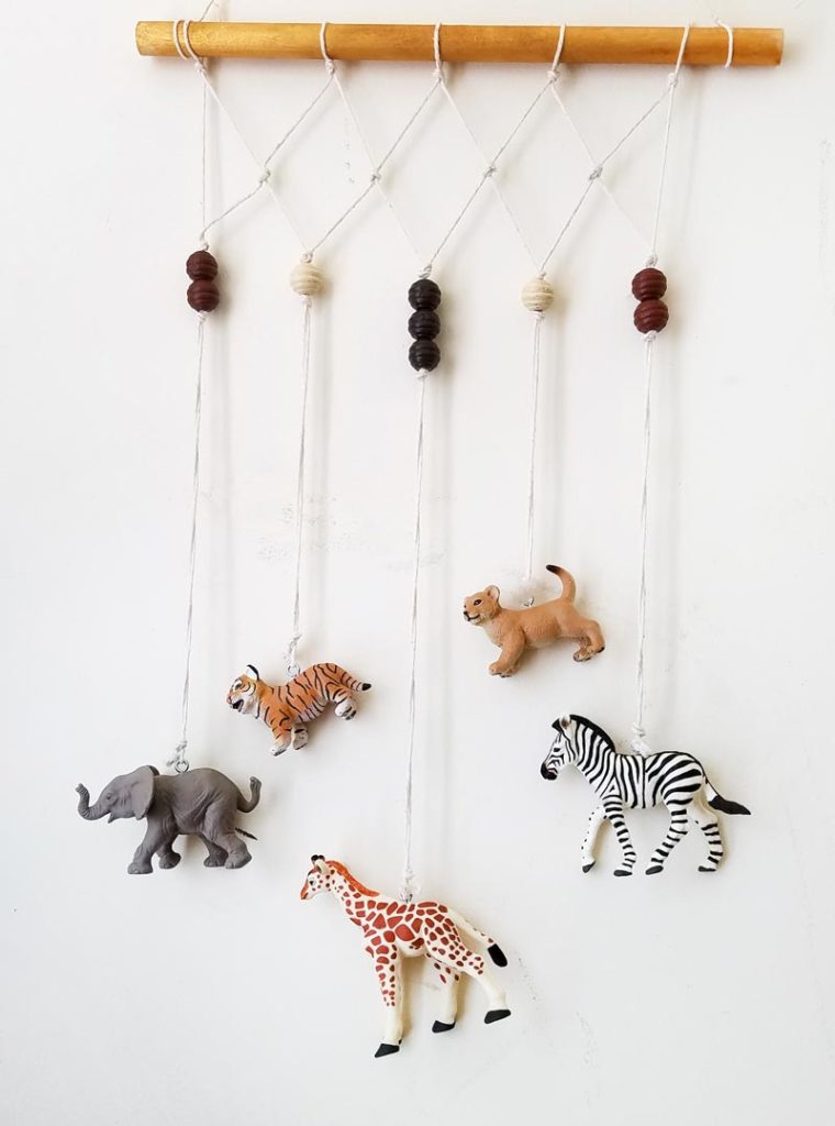 Animal Wall Hanging for the Playroom or Nursery * Moms and Crafters