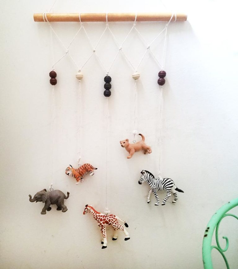 Animal Wall Hanging for the Playroom or Nursery * Moms and Crafters