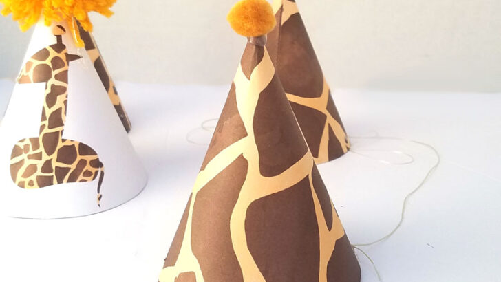 Giraffe Birthday Hat – free printable and craft