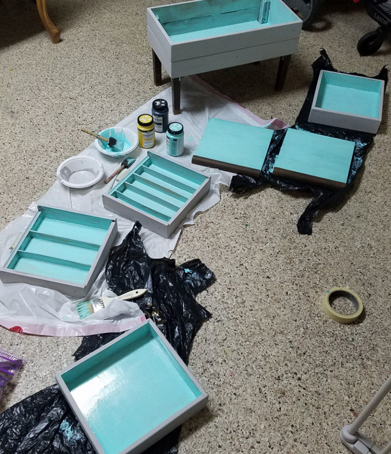 Vintage Sewing Box DIY Makeover * Moms and Crafters