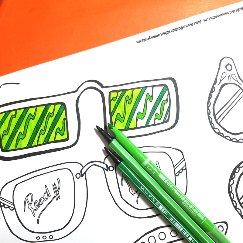 Print and craft these free printable "reading glasses" coloring bookmarks - these cool bookmarks coloring pages for adults (and kids too!) are a fun paper craft and boredom buster! These magnetic DIY bookmarks stay in place and are so much fun to create!