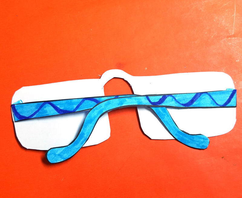 Print and craft these free printable "reading glasses" coloring bookmarks - these cool bookmarks coloring pages for adults (and kids too!) are a fun paper craft and boredom buster! These magnetic DIY bookmarks stay in place and are so much fun to create!