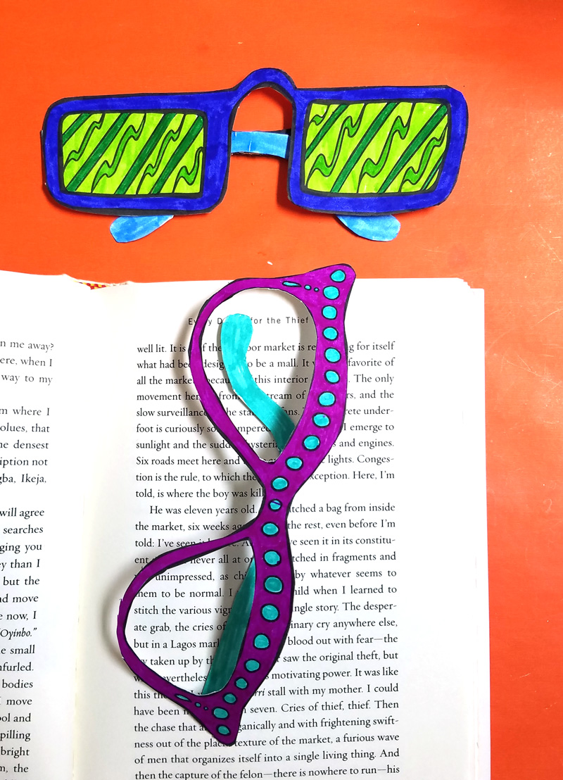 Print and craft these free printable "reading glasses" coloring bookmarks - these cool bookmarks coloring pages for adults (and kids too!) are a fun paper craft and boredom buster! These magnetic DIY bookmarks stay in place and are so much fun to create!