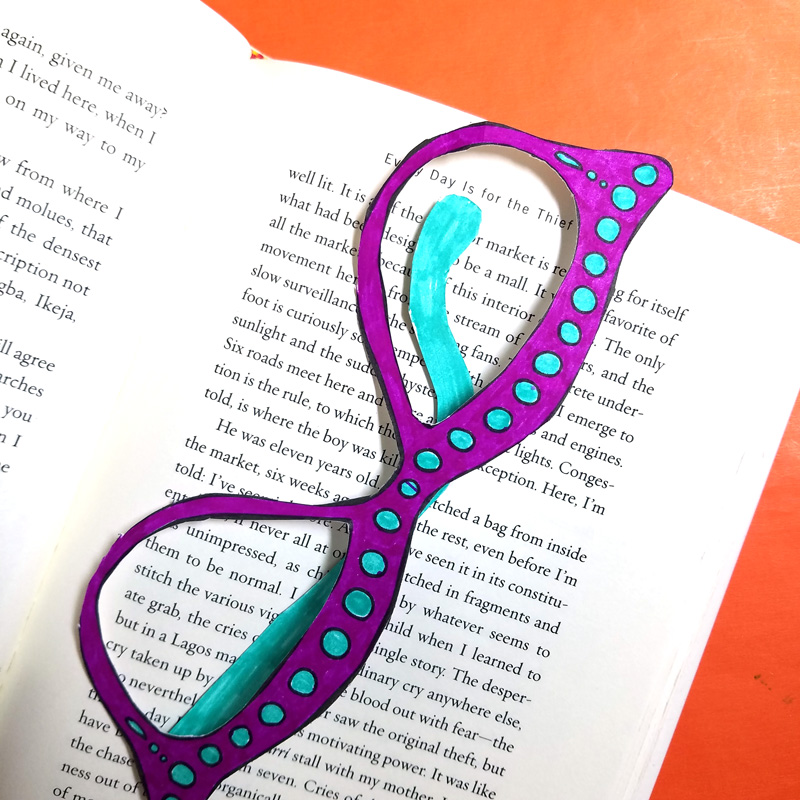 Print and craft these free printable "reading glasses" coloring bookmarks - these cool bookmarks coloring pages for adults (and kids too!) are a fun paper craft and boredom buster! These magnetic DIY bookmarks stay in place and are so much fun to create!