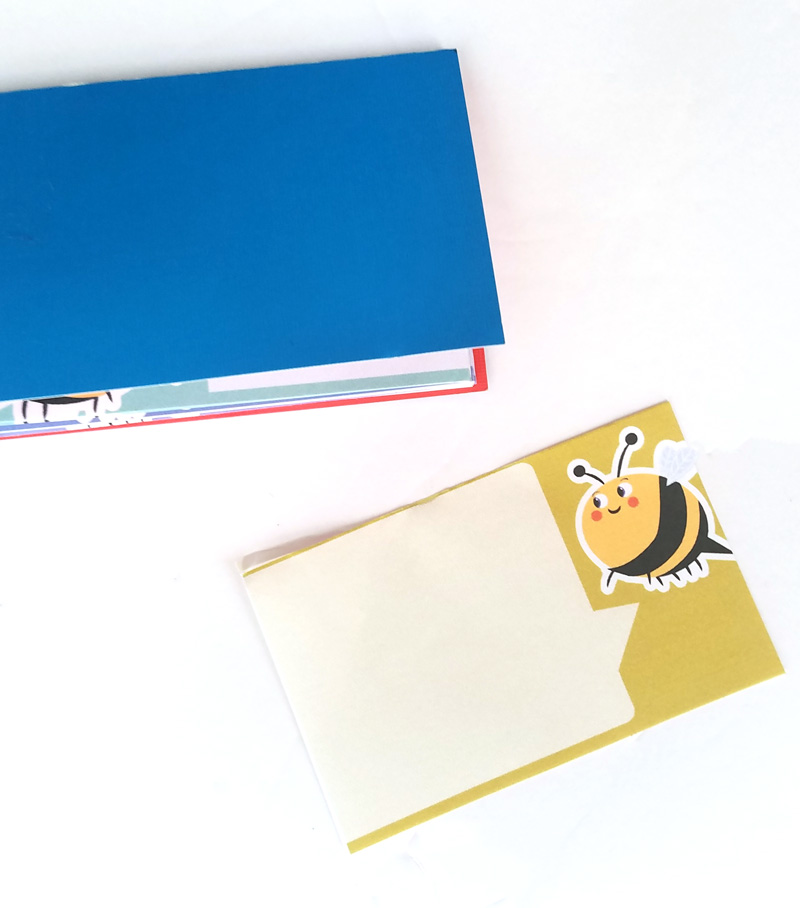 Print some ADORABLE bee lunch box notes and then turn them into a DIY notepad - you can give it as a gift, or just to keep it handy for yourself! Or, you can just use these free printable notes right from the sheet - enjoy!