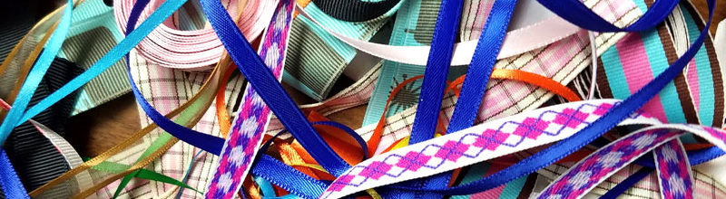 Looking for some cool things to make with ribbon scraps? These stash-busting ribbon crafts for kids, teens, and adults are easy, fun, and includes loads of no-sew ideas! Just grab your leftover ribbon remnants and DIY!