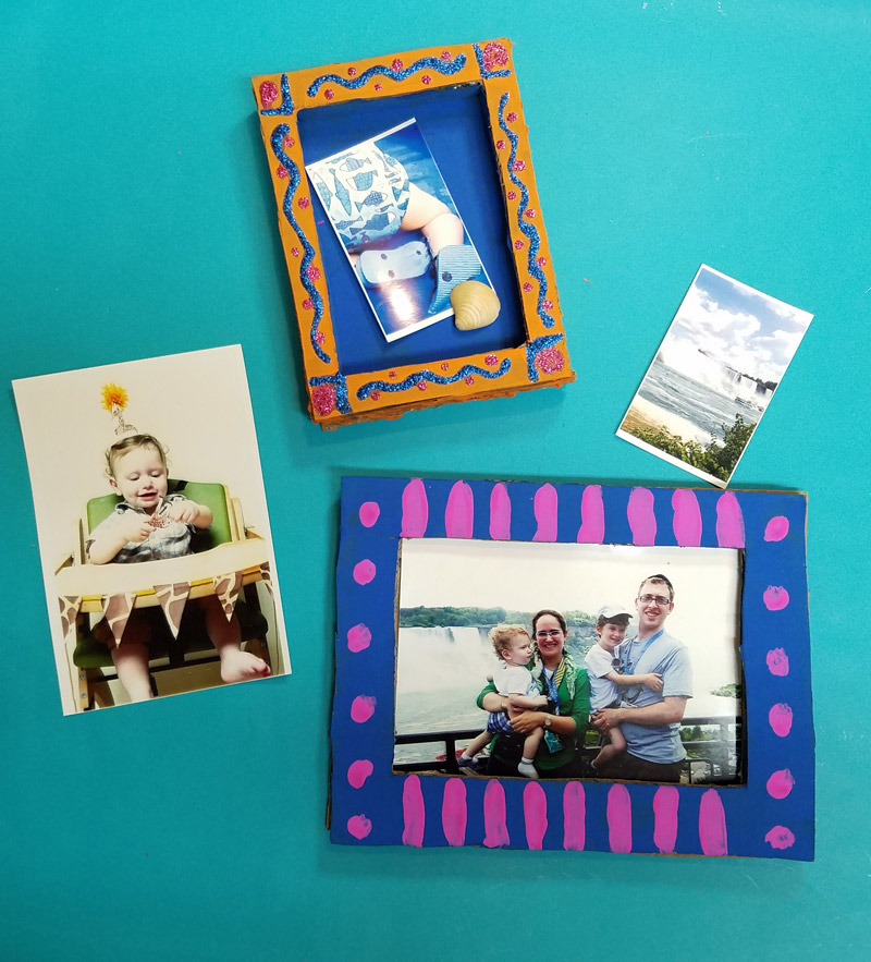 Make a fun DIY shadow box frame to give as a last minute photo gift that has meaning! Use recycled cardboard boxes to create meaningful DIY gifts - perfect for teens and tweens to make for their friends!