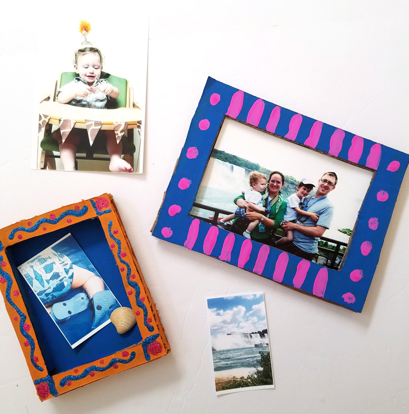 Make a fun DIY shadow box frame to give as a last minute photo gift that has meaning! Use recycled cardboard boxes to create meaningful DIY gifts - perfect for teens and tweens to make for their friends!