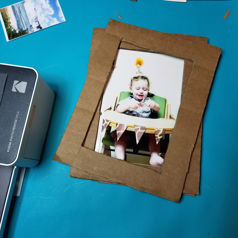 Make a fun DIY shadow box frame to give as a last minute photo gift that has meaning! Use recycled cardboard boxes to create meaningful DIY gifts - perfect for teens and tweens to make for their friends!