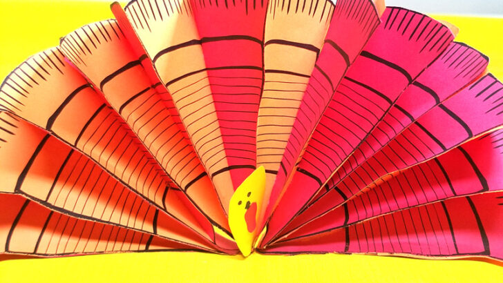 Pop Up Turkey Craft – free printable Turkey feathers