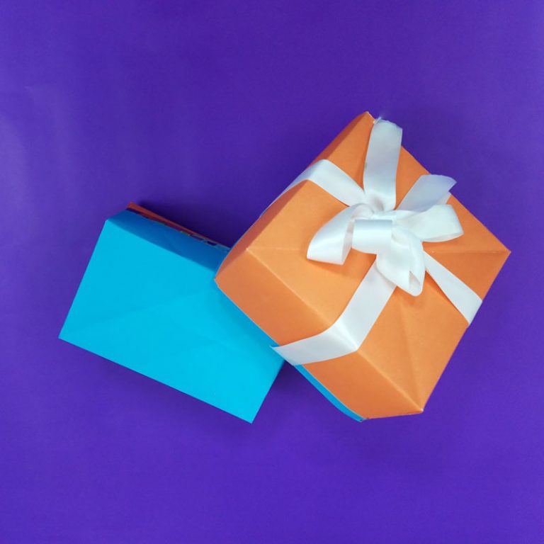 DIY Gift Box from a Sheet of Scrapbook Paper! * Moms and Crafters