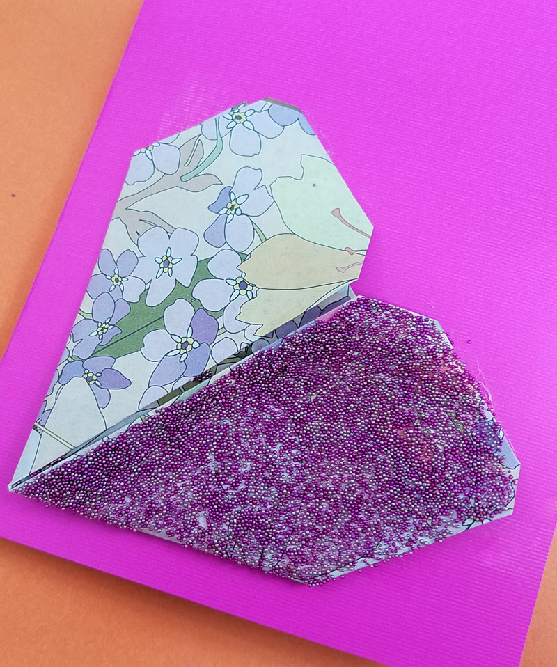 Make this sweet little origami heart card craft - an easy and fun paper craft for tweens and the perfect valentine's day craft for teens too! #valentinesday #valentine #teencraft #tweencraft #papercraft #origami #heart