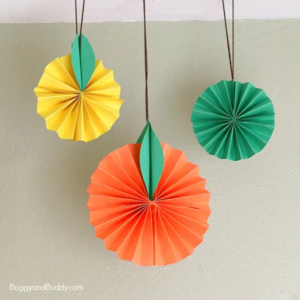 Try these fun crafts for tweens with paper - you'll want to do every one! They're quick and easy and perfect for teens too! You'll love these art projects and papercraft ideas! #papercraft #teencrafts #tween