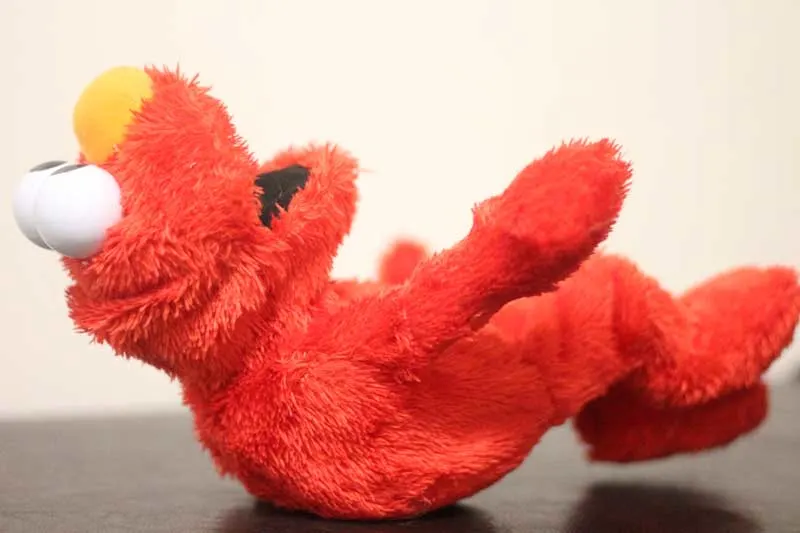 Such cute toys! If you're looking for Elmo toys for toddlers and 2 year olds, these are perfect. They make great gifts for toddlers who love Sesame street. #Elmo #sesamestreet #toddlers