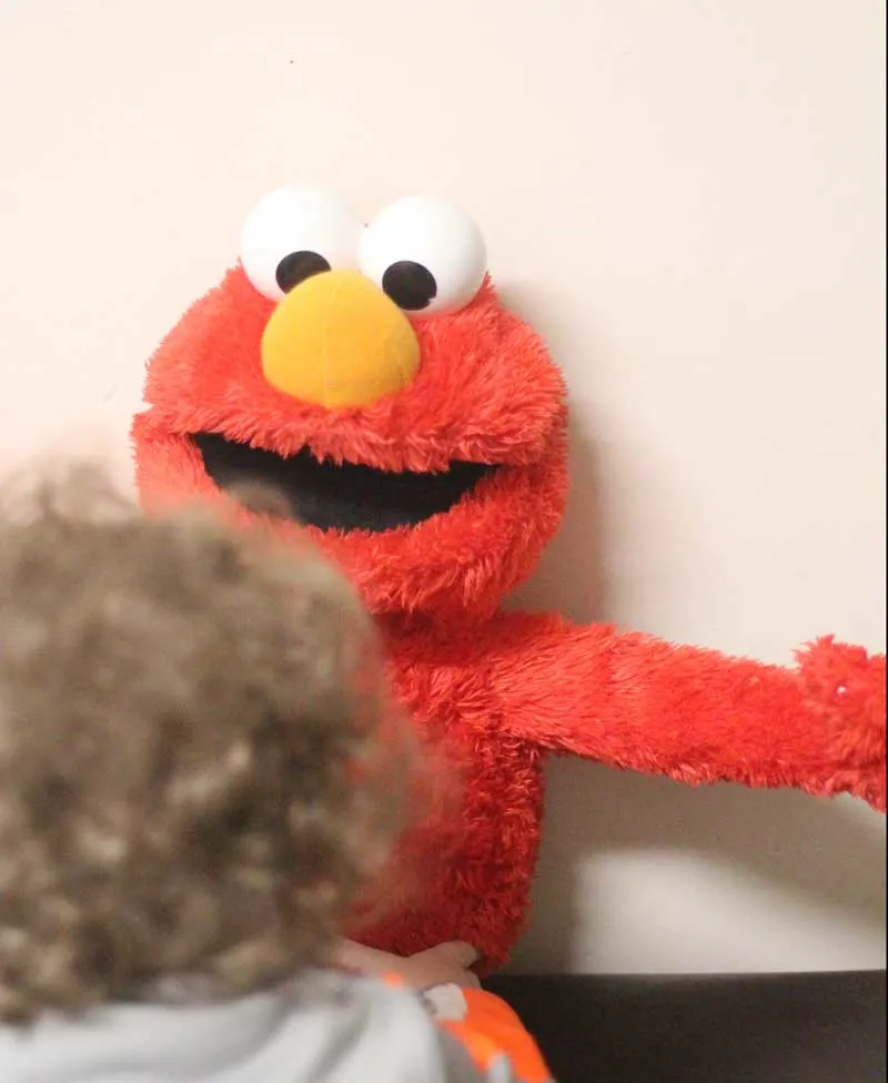 Such cute toys! If you're looking for Elmo toys for toddlers and 2 year olds, these are perfect. They make great gifts for toddlers who love Sesame street. #Elmo #sesamestreet #toddlers