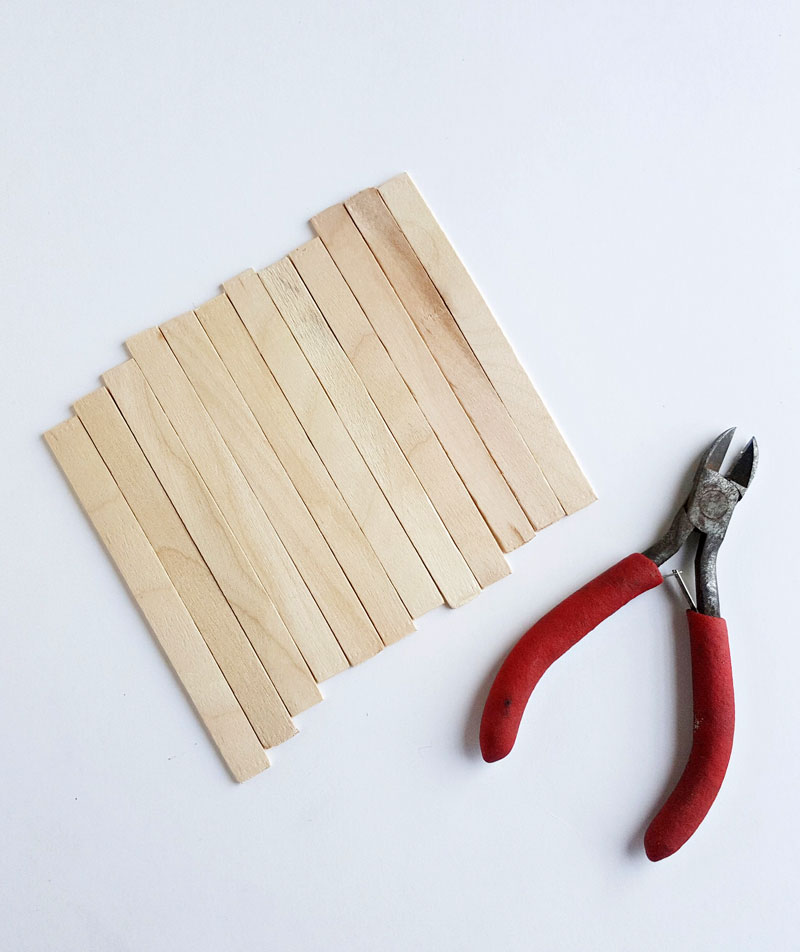 pallet coasters from craft sticks step 1