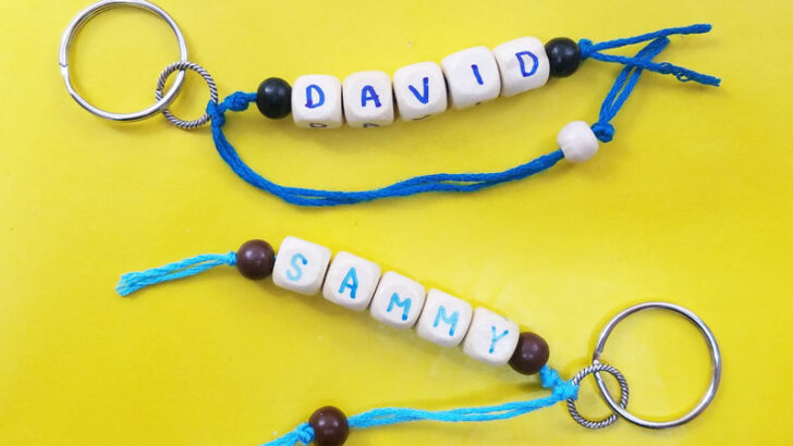 Name Keychains – a fun craft idea for kids!